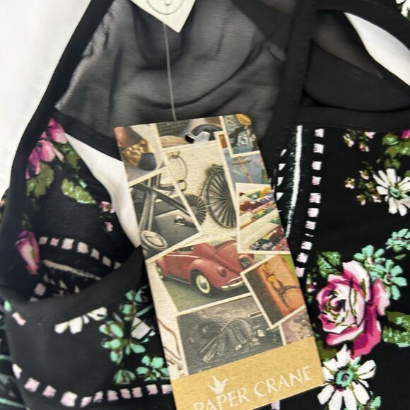 Paper Crane Black Geometric Floral Shift Dress With Bell Sleeves open Back S USA - Picture 8 of 12